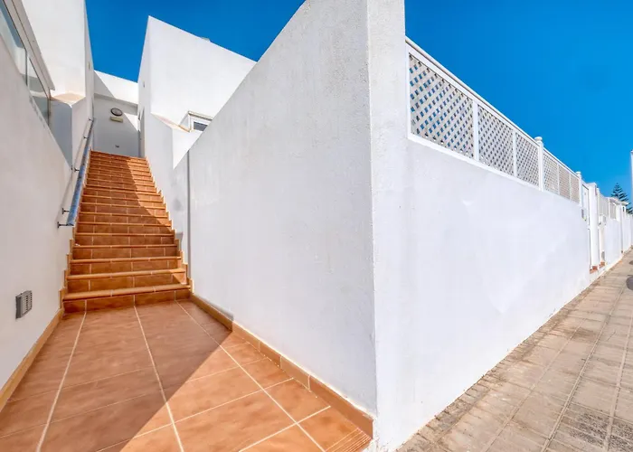 The Mermaid House- Dom wakacyjny Playa Honda (Lanzarote)